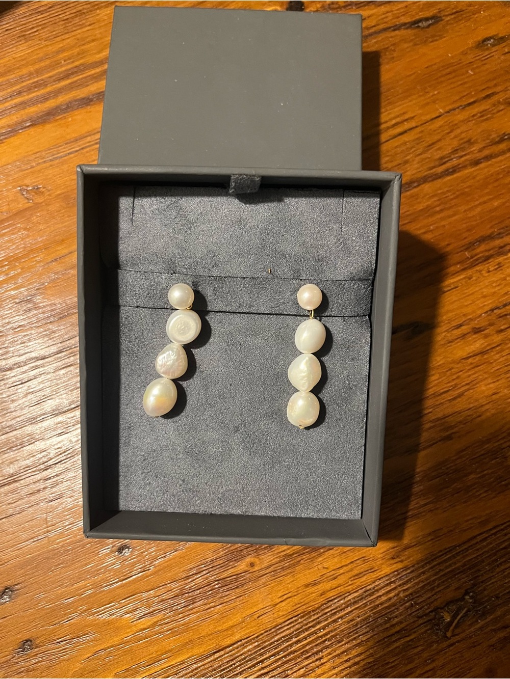 New in Box SHASHI Anthropologie Ciel Pearl Drop Earrings - Picture 3 of 3